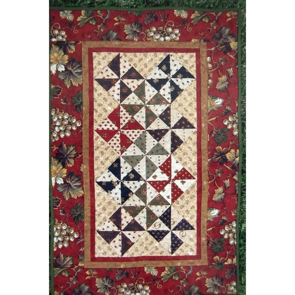 Easy Topper 21"x32" Quilt Pattern by Suzanne's Art House